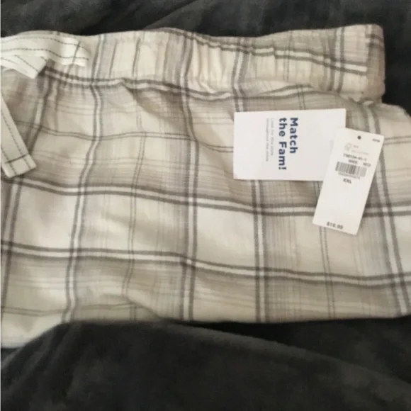 🆕🆕🆕➡️🖤🤍🖤WOMENS NWT GRAY /  WHITE PLAID PAJAMA SHORTS / NEW WITH TAGS - Picture 3 of 6